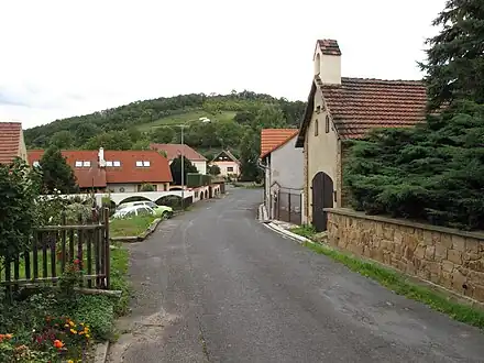 Malíč  : rue principale.