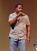 Malcolm-Jamal Warner interprète le Dr AJ Austin