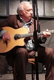 Marcel Campion dans un café en 2013