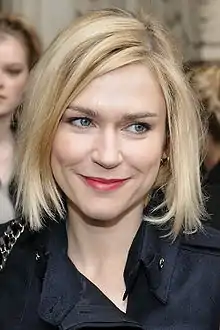 Marie-Josée Croze (Claire).