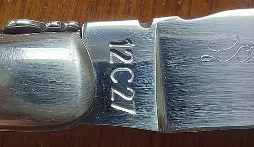 Marquage 12C27 sur la lame d'un laguiole