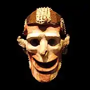 Crâne surmodelé mandak, Papouasie-Nouvelle-Guinée (musée d'ethnographie de Genève), XIXe siècle.