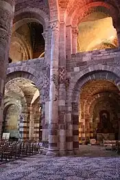 Massif occidental et collatéral nord.