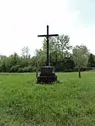 La croix, chemin du Caquet.