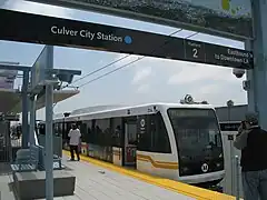 Train en direction de 7th Street.