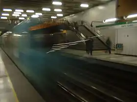 Une rame a la station.