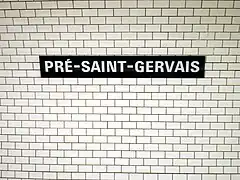 Plaque de la station Pré-Saint-Gervais du métro de Paris.
