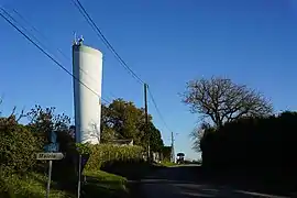 Château d'eau dans le quartier de Meussac