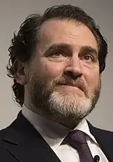 Michael Stuhlbarg est Tommy