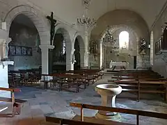 Les deux nefs de l'église.