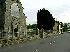 Drumlane Bar et l'église.