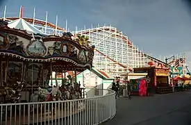 Liberty Carousel et Giant Dipper en arrière plan.