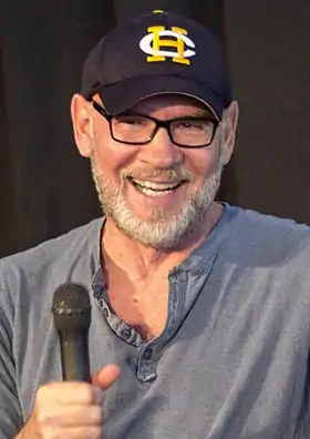 L'interprète du personnage, Mitch Pileggi, ici en 2013 à Wellington