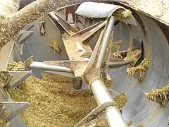 Intérieur d'une mélangeuse à pales.