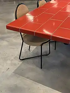 Mobilier de la MÉCA, table et chaise