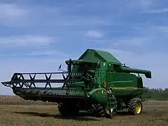 Une moissonneuse-batteuse