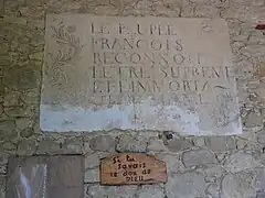 Inscription révolutionnaire située dans le porche de l'église.