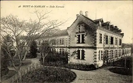 École normale de filles.