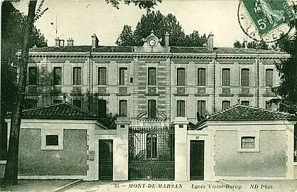 Lycée Victor-Duruy.