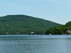 Le mont Tourbillon et le lac Beauport