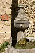 Fontaine du beffroi à Montbrun-les-Bains