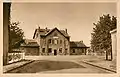 La façade de la gare a peu évolué depuis cette photo datant de la première moitié du XXe siècle