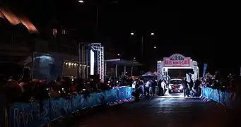 Départ devant les Halles centrales de Reims en 2024.