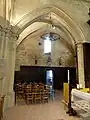 Chœur, vue vers le nord dans la chapelle latérale.