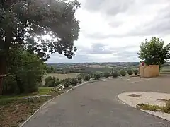 Parking de la mairie.