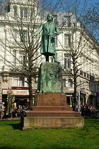 Monument à Charles Rogier, 1897, Bruxelles, place de la Liberté.