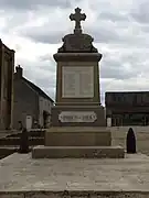 Monument aux morts de Neuilly-en-Dun.
