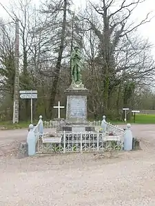 Monument aux morts« Monument aux morts de 1914-1918 à Chastellux-sur-Cure », sur À nos grands hommes