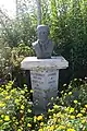 Buste de Jean Sourbet sur la place Principale (août 2011)