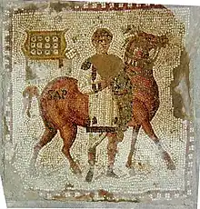Médaillon avec le cheval Polystephanus, un personnage au premier plan et un curieux meuble à l'arrière-plan