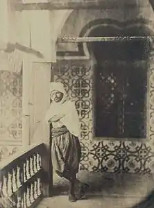 Une galerie dans le Palais Ahmed Bey à Constantine, vers 1855.