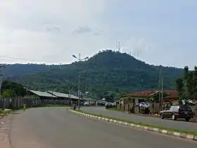 Vue du mont Patti depuis l'autoroute.