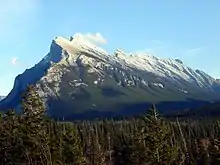Le mont Rundle vu de la Bow Valley