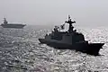 Le Munmu the Great en formation avec l'USS Ronald Reagan en mer du Japon (27 mars 2007)