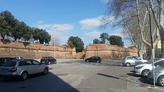 Le bastion vu de piazza Esperanto