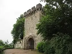 Tour d'entrée fortifiée, XIIIe siècle (tour du Parvis)