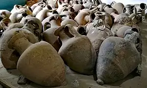 Reconstitution d'une cargaison d'amphores de Marseille (VIe – IIe siècle av. J.-C.).