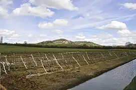 Reconstitution des fortifications romaines dans la plaine des Laumes.