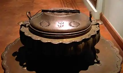 Brûleur décoré selon l'art islamique.