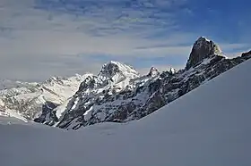 Vue de la Dent Favre à droite de l'image