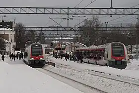 Deux trains de la L12 (2018).