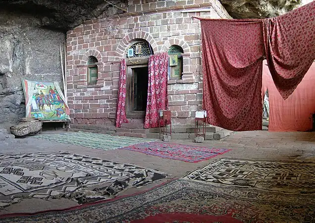 L'église proprement dite.