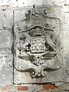 Armoiries au-dessus de la voûte d'entrée.