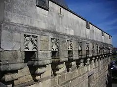 Mâchicoulis de la tour.