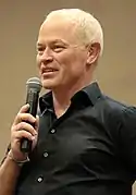 Neal McDonough interprète Ty O'Brien