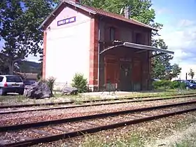 La gare de Neuville-sur-Saône, avec ses deux voies.